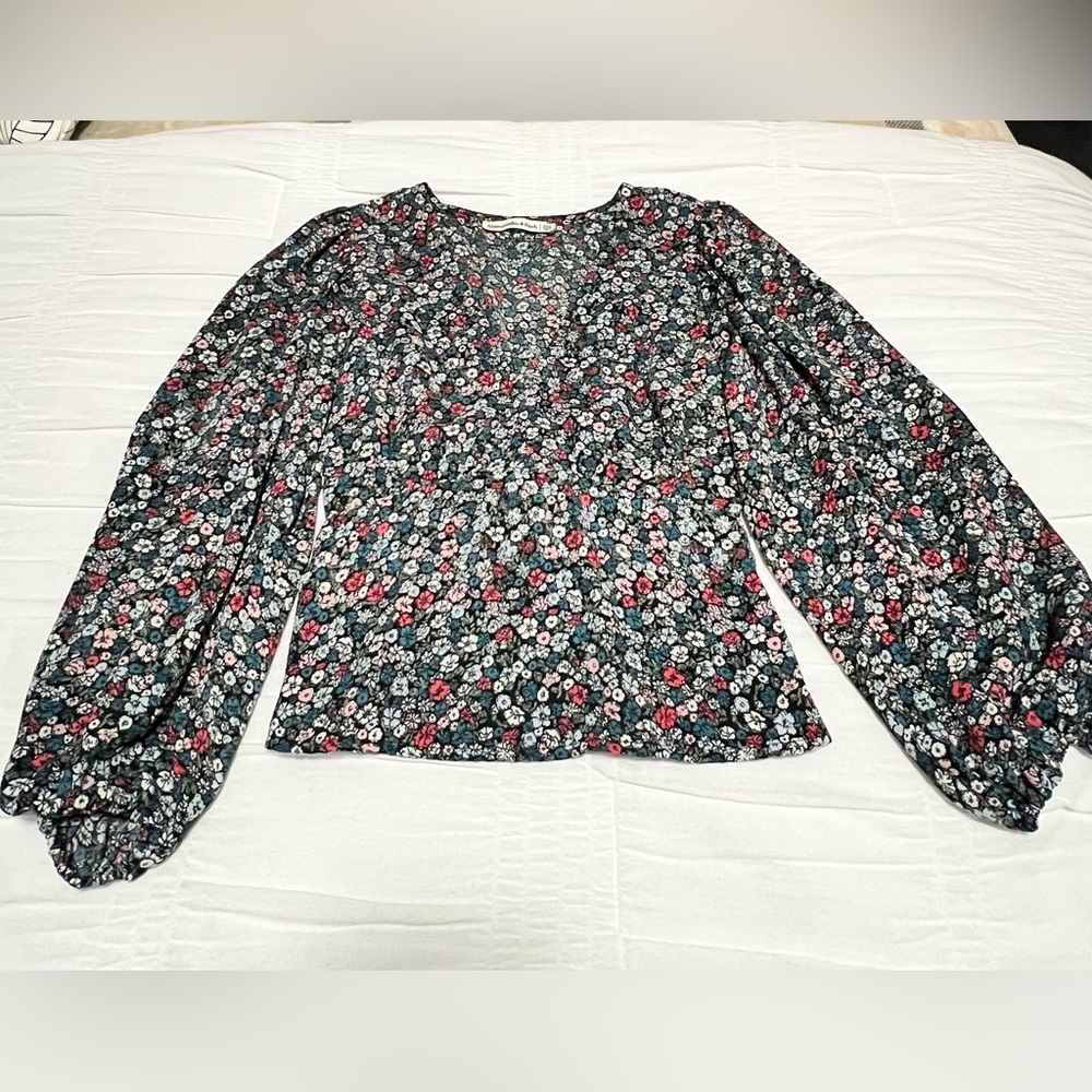 Abercrombie & Fitch | 3/4 Sleeve V-Neck Blouse